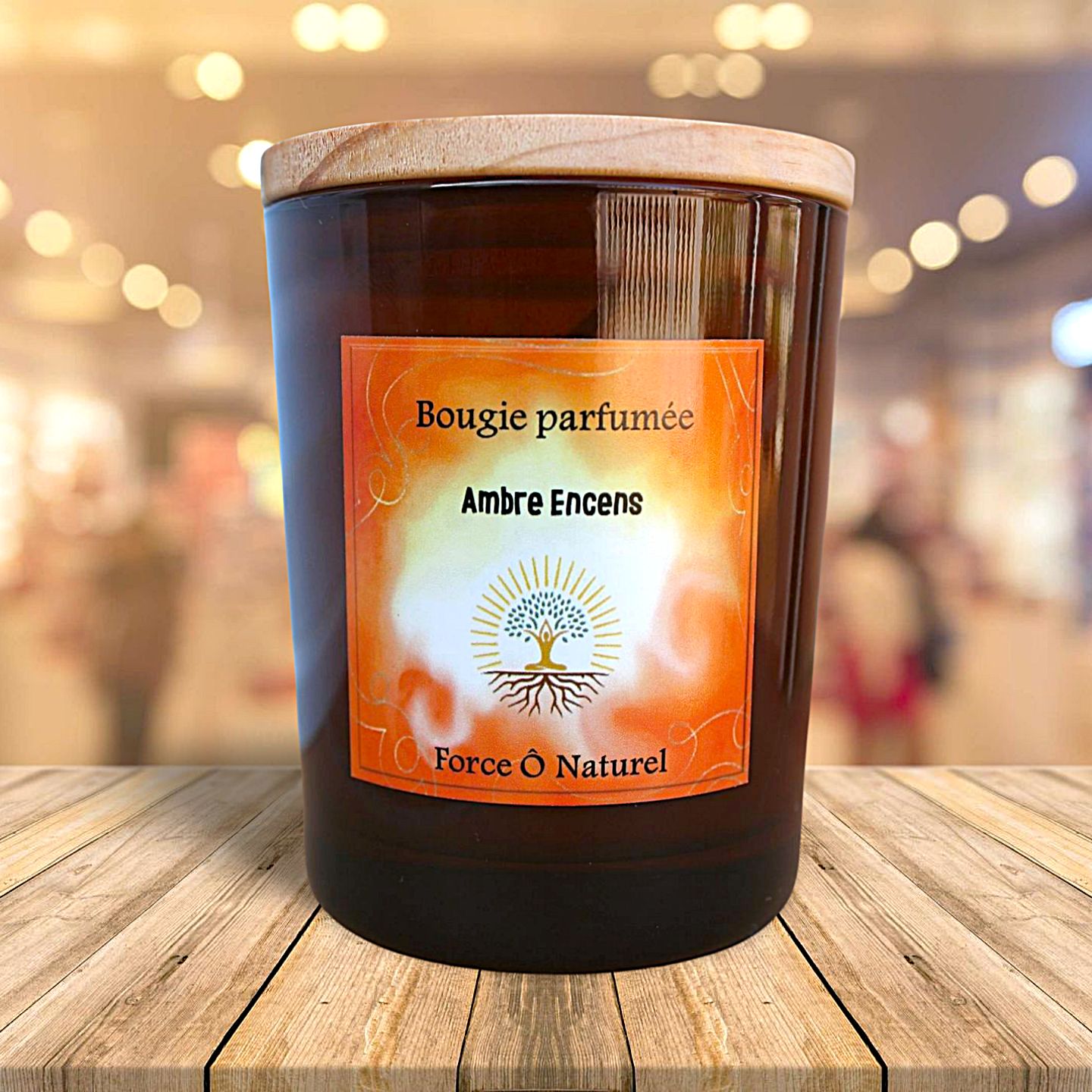 Bougie parfumée Ambre Encens dans un pot en verre ambré